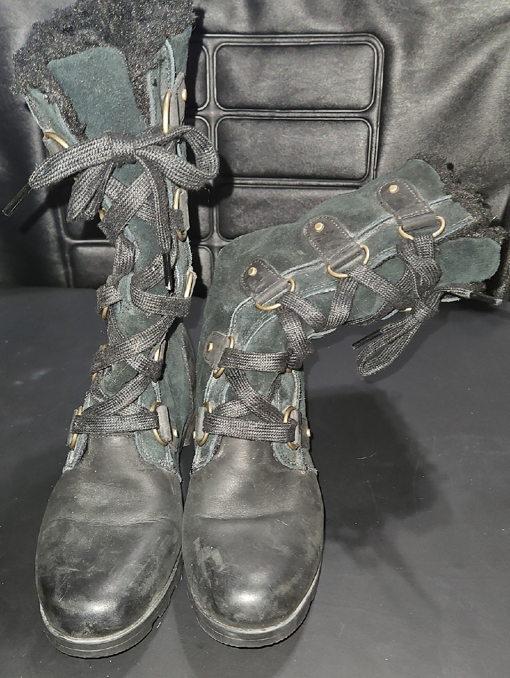 Sorel Emelie lace-up boots Black and Dark Green Women's Boots Size 6